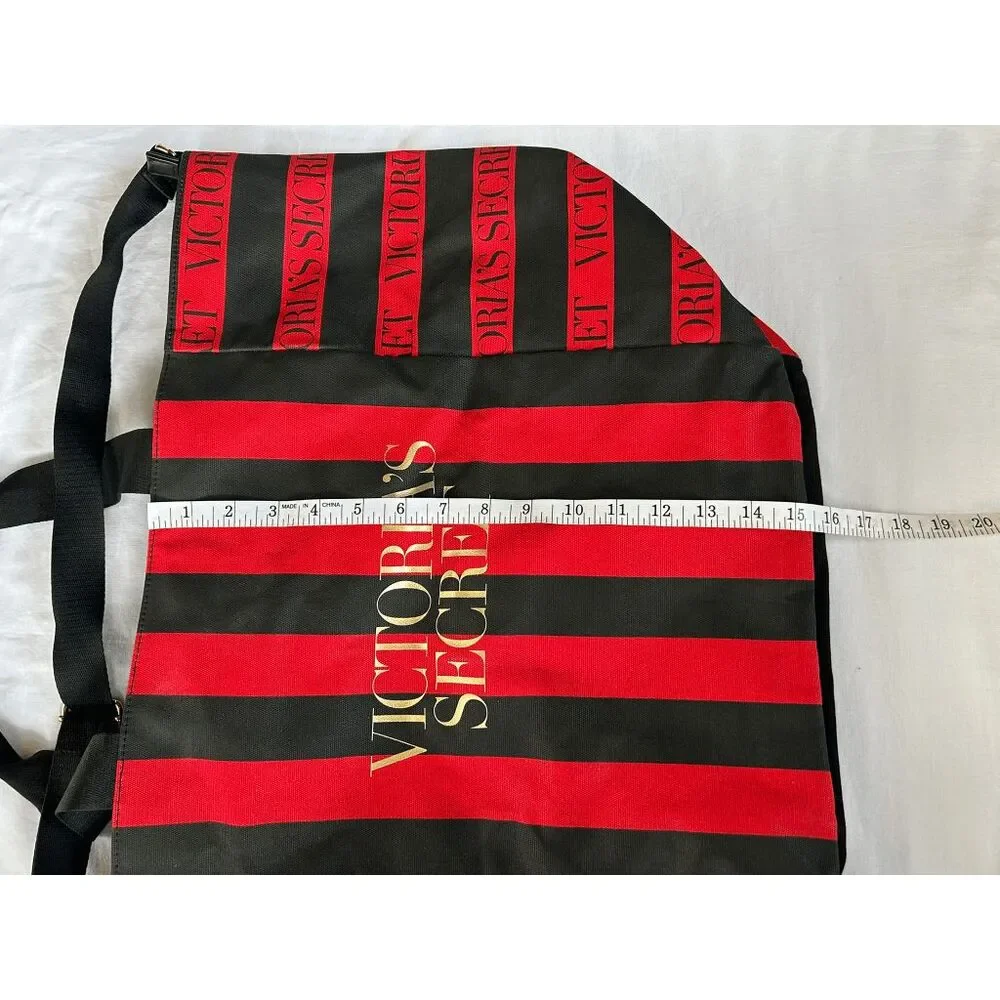 Victoria's Secret Red/Black Striped Large Tote/Beach Bag, NWT, Zipper, Crossbody - Picture 8 of 10